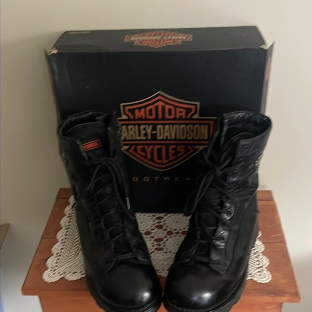 Gently used Men’s Harley-Davidson Black Leather Motorcycle Boots